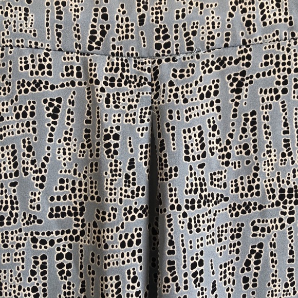 ASTR Surplice Wrap Sleeveless Top - Picture 6 of 6